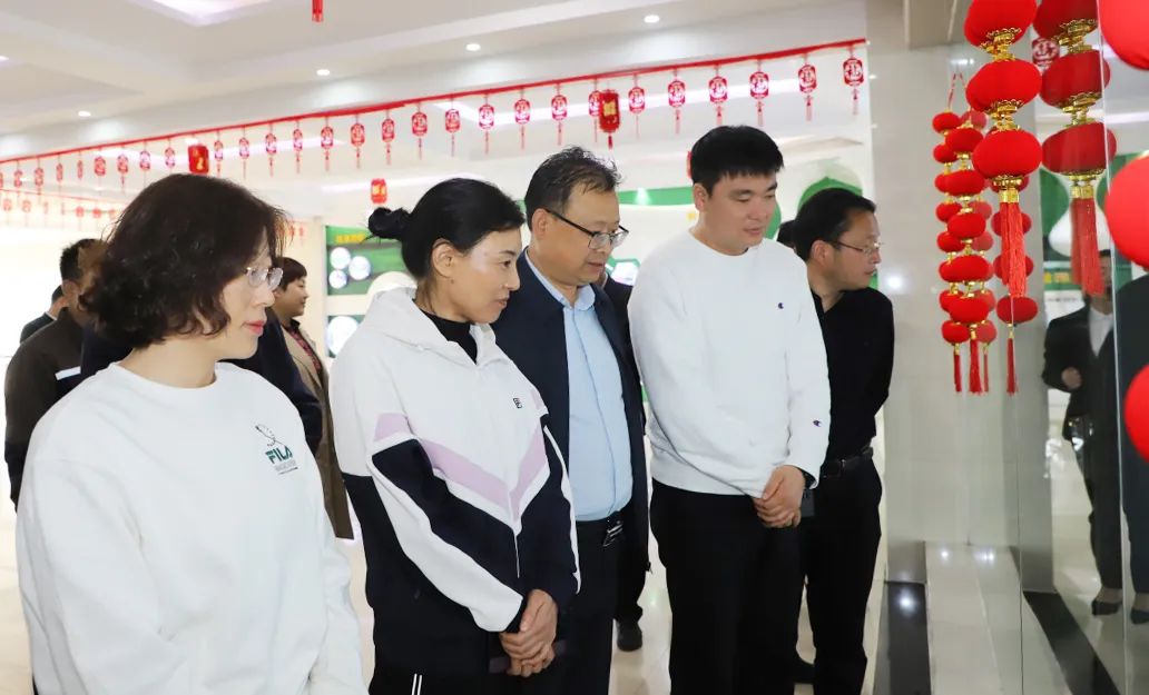 花花牛丨駐馬店市遂平縣政協(xié)黨組書記、主席張衛(wèi)東一行蒞臨花花牛魯山瑞亞牧場參觀